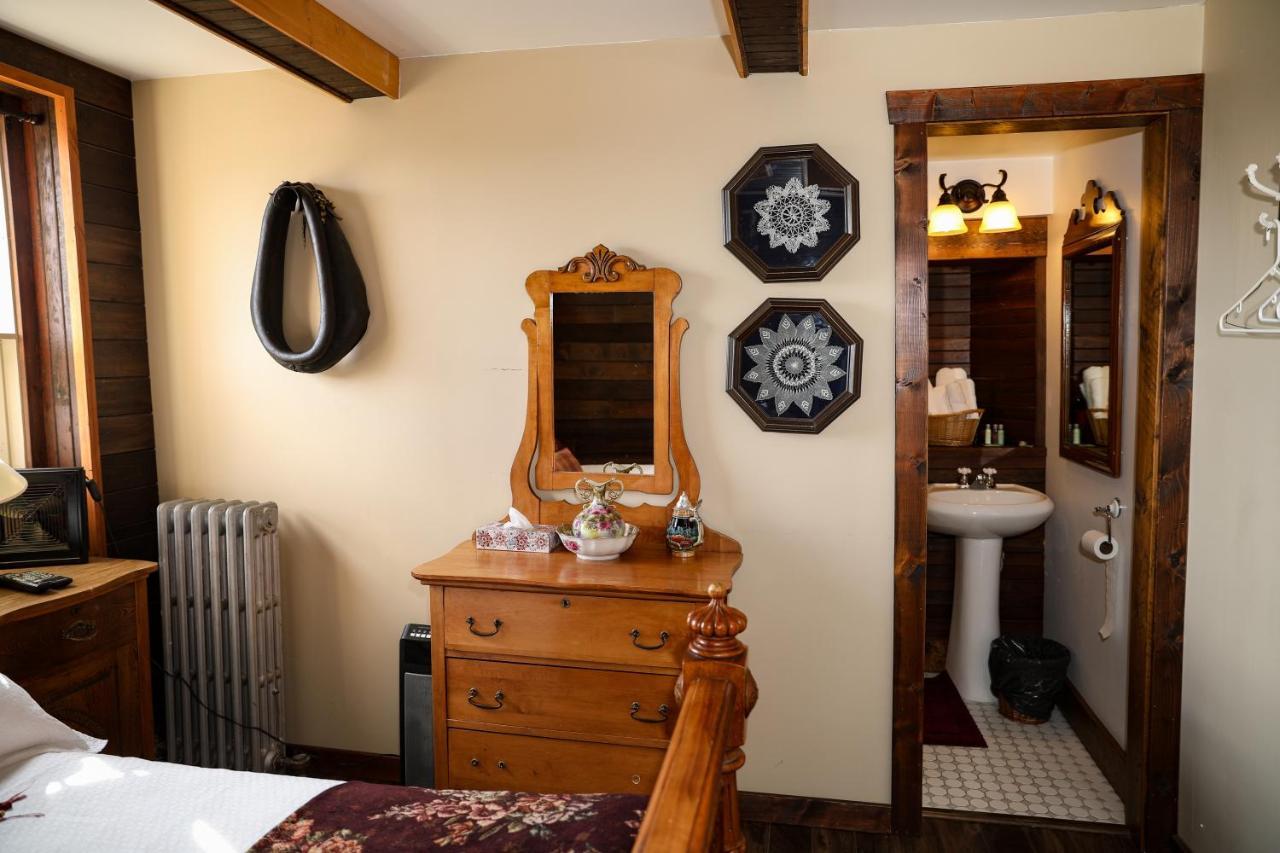The Cochrane Rockyview Hotel Екстериор снимка