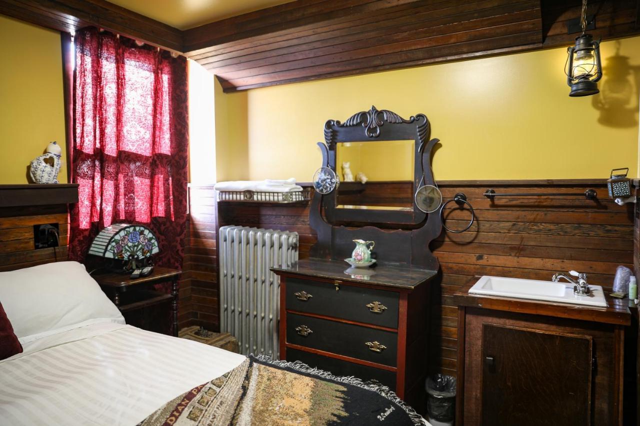 The Cochrane Rockyview Hotel Екстериор снимка