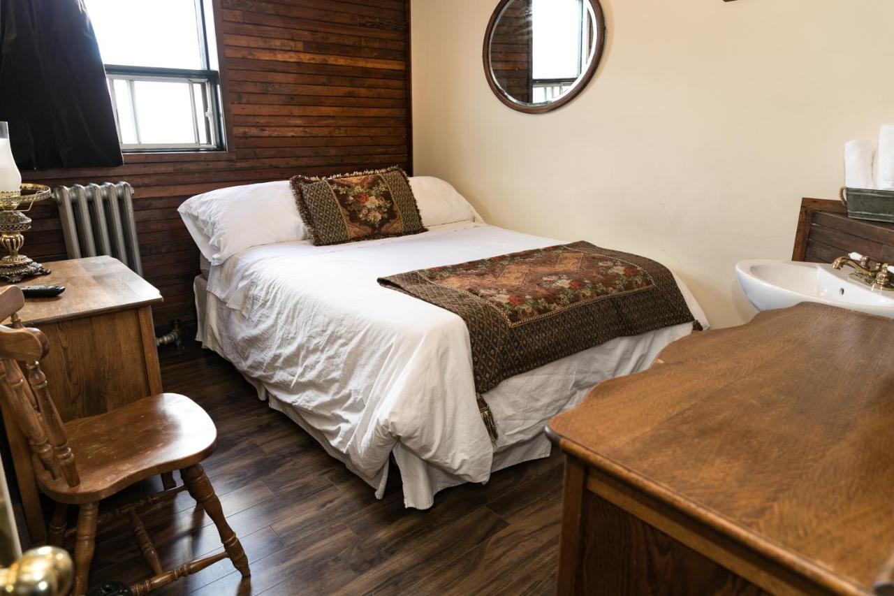 The Cochrane Rockyview Hotel Екстериор снимка