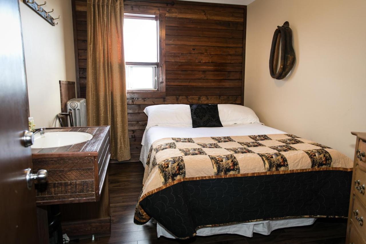The Cochrane Rockyview Hotel Екстериор снимка