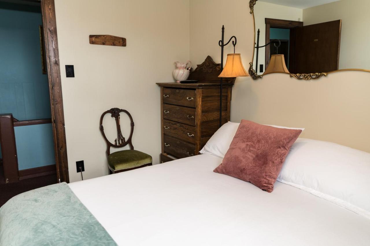 The Cochrane Rockyview Hotel Екстериор снимка