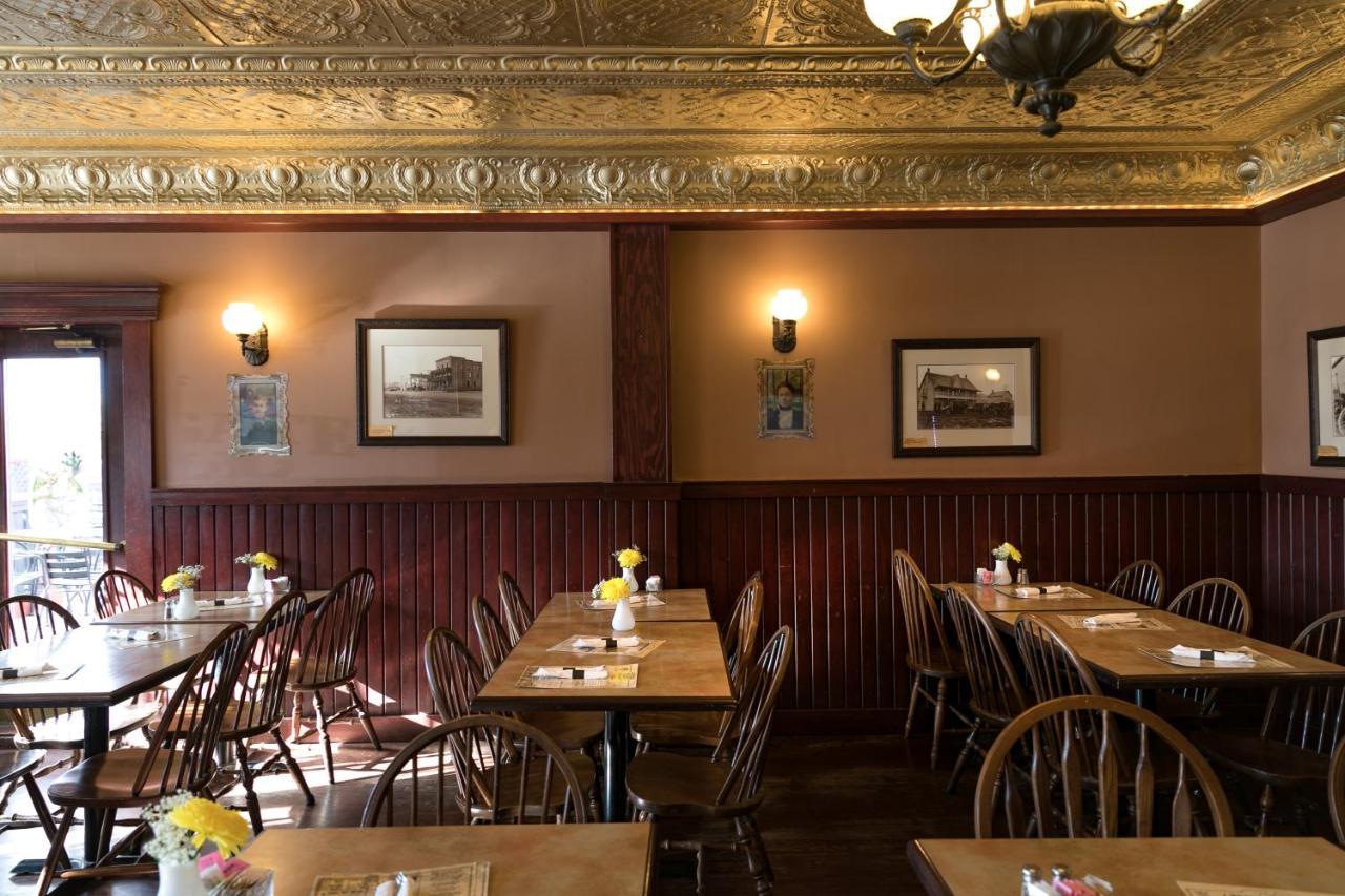The Cochrane Rockyview Hotel Екстериор снимка